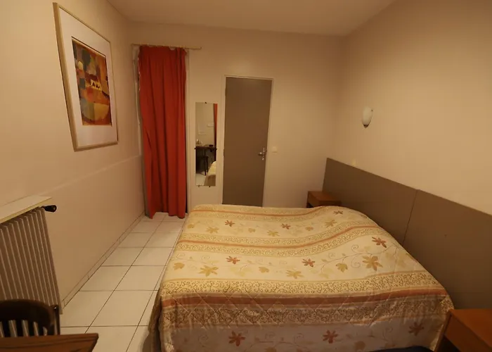 Hotel Du Roussillon Paris